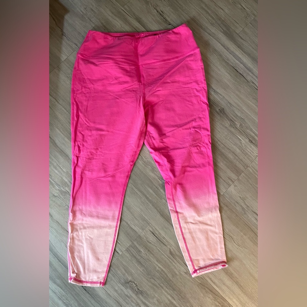 *NWT* Crown & Ivy brand ~ ombré / dip Leggings, two pair (blue 💙 / pink 🩷) *NWT* - Picture 4 of 11